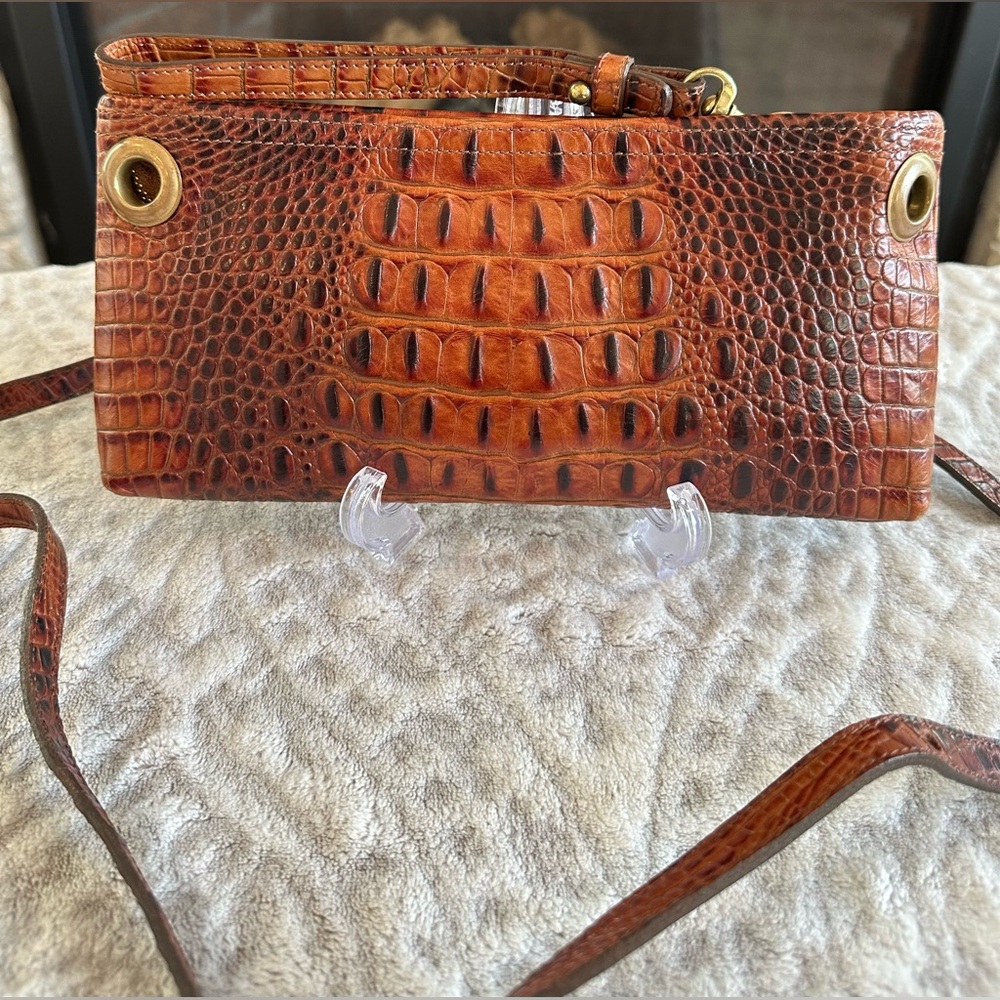 ✨Brahmin Wristlet Clutch in Melbourne Croc Embossed Leather Detachable strap - Picture 10 of 14